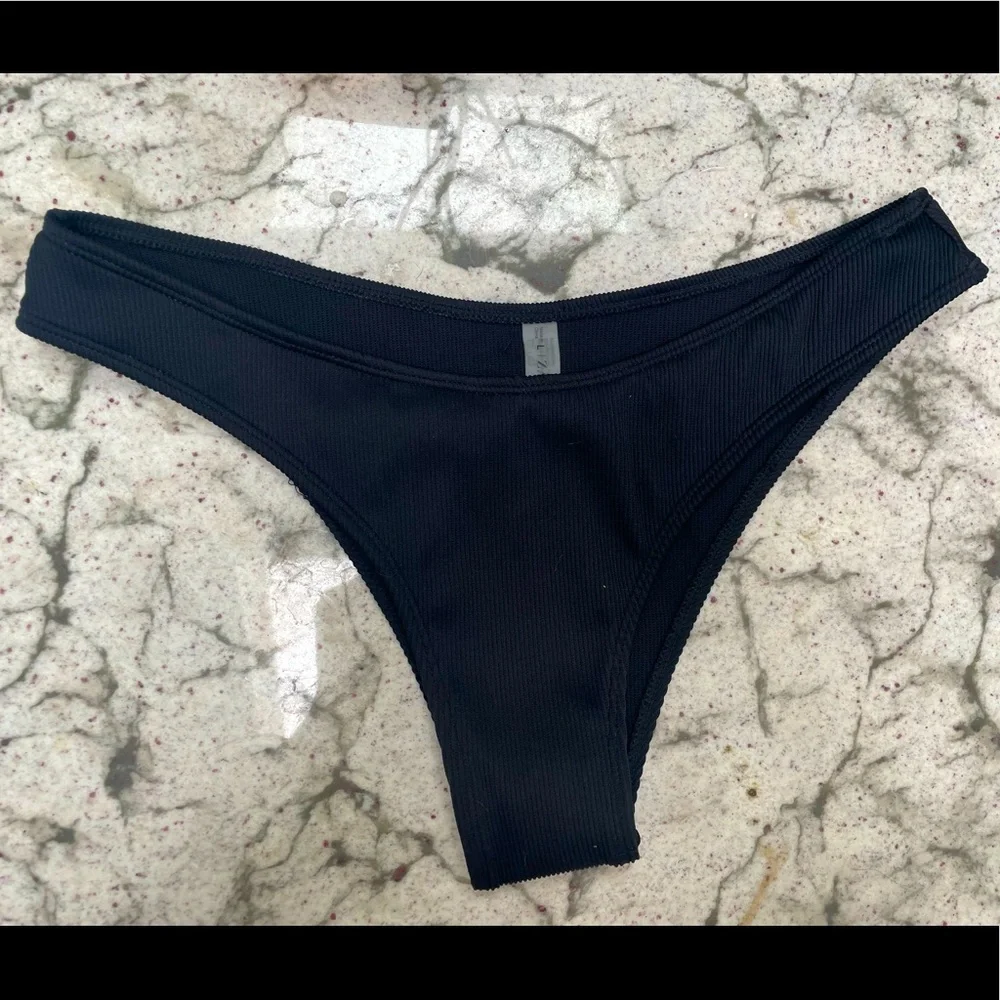 Black Ribbed Bikini - L - Picture 6 of 8